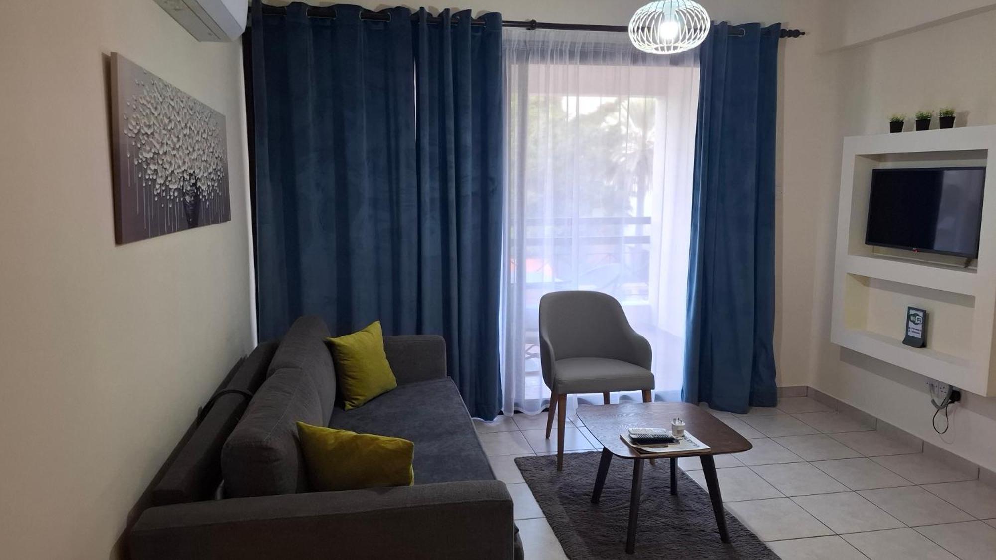 By The Way Apartment 1 Larnaca Exterior photo
